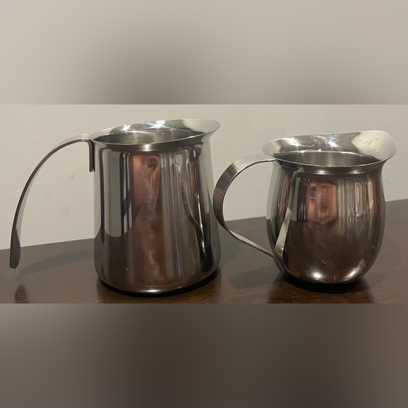 ☕️Espresso creamer and milk frother pitcher☕️ - Picture 2 of 3